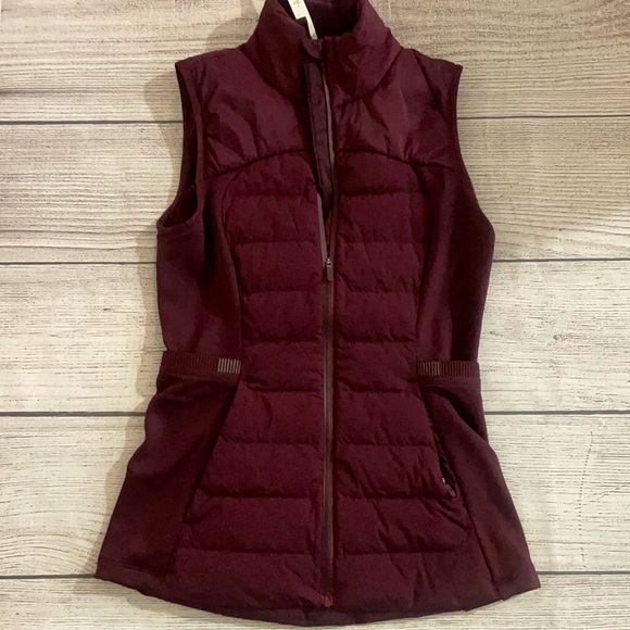 LULULEMON Down for it All Vest Puffer Cassis - Picture 2 of 9